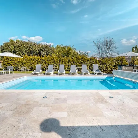 Ubytování v soukromí Ref 2 Studio Avec Piscine A 5 Min De Disneyland Paris Magny-le-Hongre